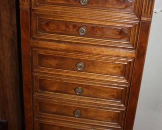 Drexel lingerie cabinet w/7drawers