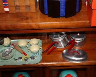 1950's child's aluminum cookware set