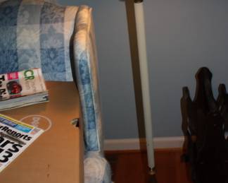 White/brass floor lamp