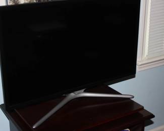 32" flat screen TV