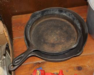 2 cast iron skillets
