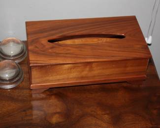 Wood tissue box