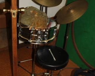 Partial drum set