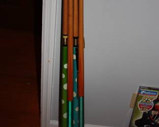 4 pool cues