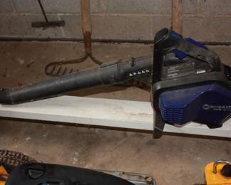 Kobalt leaf blower w/charger