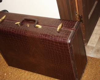 Mid century alligator Samsonite luggage 