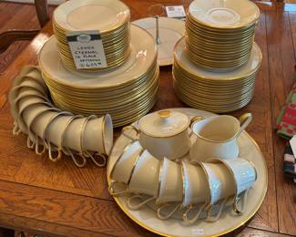 Lenox Eternal 16 Place Settings 