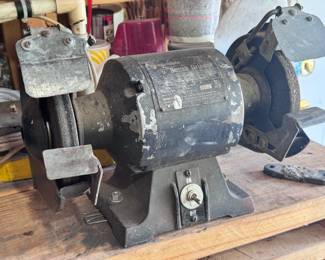 Bench grinder