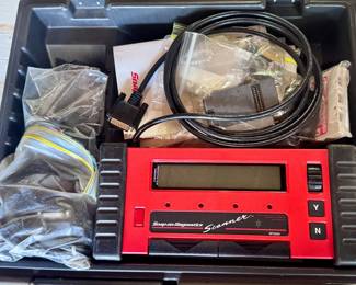 Snap On diagnostic scanner model MT2500 with accessories