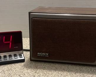 Vintage Sony Bass Reflex System Radio Vintage Spartus Alarm Clock