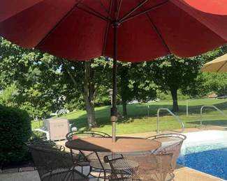 Metal Patio Round Table W 4 Matching Chairs