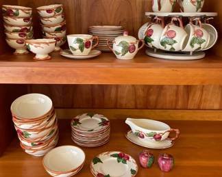Franciscan Ware Apple Dishware Set