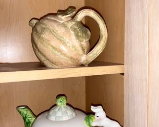 Vintage ,Majolica,  Seymour Mann 1995. Ceramic bunny tea pot 