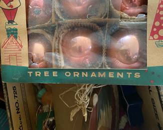 Vintage Christmas Tree Ornaments/ Box. 