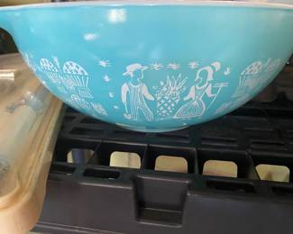 Vintage Pyrex Butter Print Cinderella Bowl