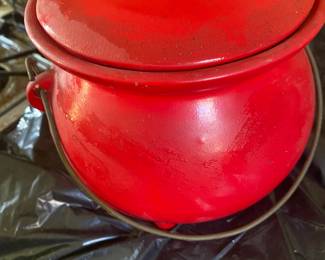 McCoy Bean Pot Wire Handle