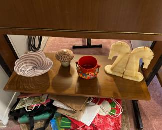 Book ends, mushroom
