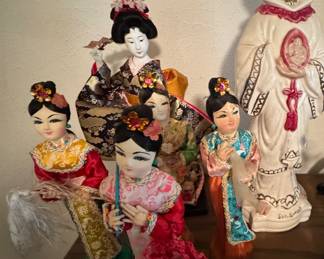 Desk top dolls
