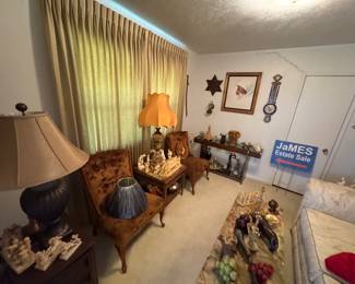 Very eclectic but schmancy parkour furnishings and accents