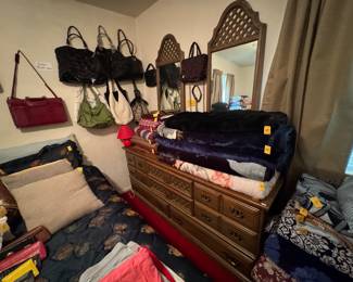 Blankets and bedfong