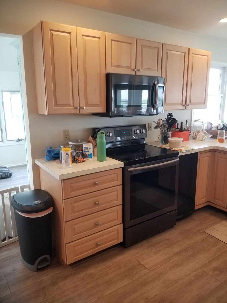 Kitchen cabinetry: Designer by Medallion