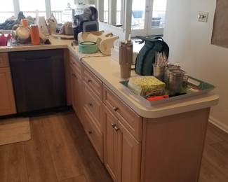 Kitchen cabinetry: Designer by Medallion