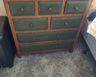 7-drawer dresser