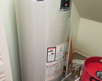 40-gallon GAS hot water heater