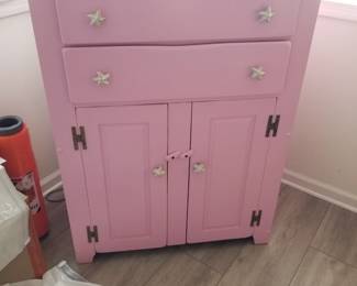 Pink 2-drawer cupboard