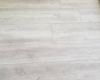 Flooring (additional flooring new in box)