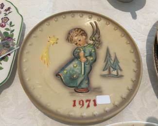 1971 M.I. Hummel Collector plate