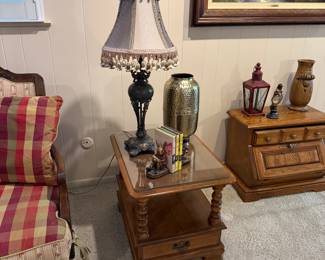 End tables, cute piece of furniture. Thomas Kinkade art