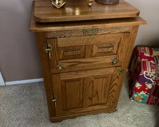 Ice box cabinet