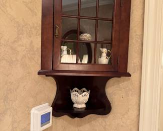 Hanging corner cabinet 