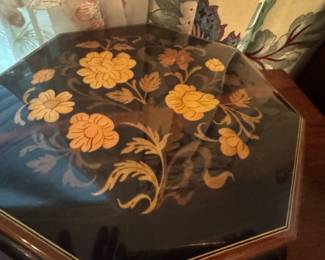 Inlaid florentine music box