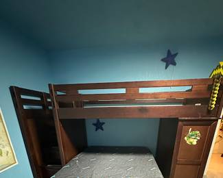 Kids’ bunk bed