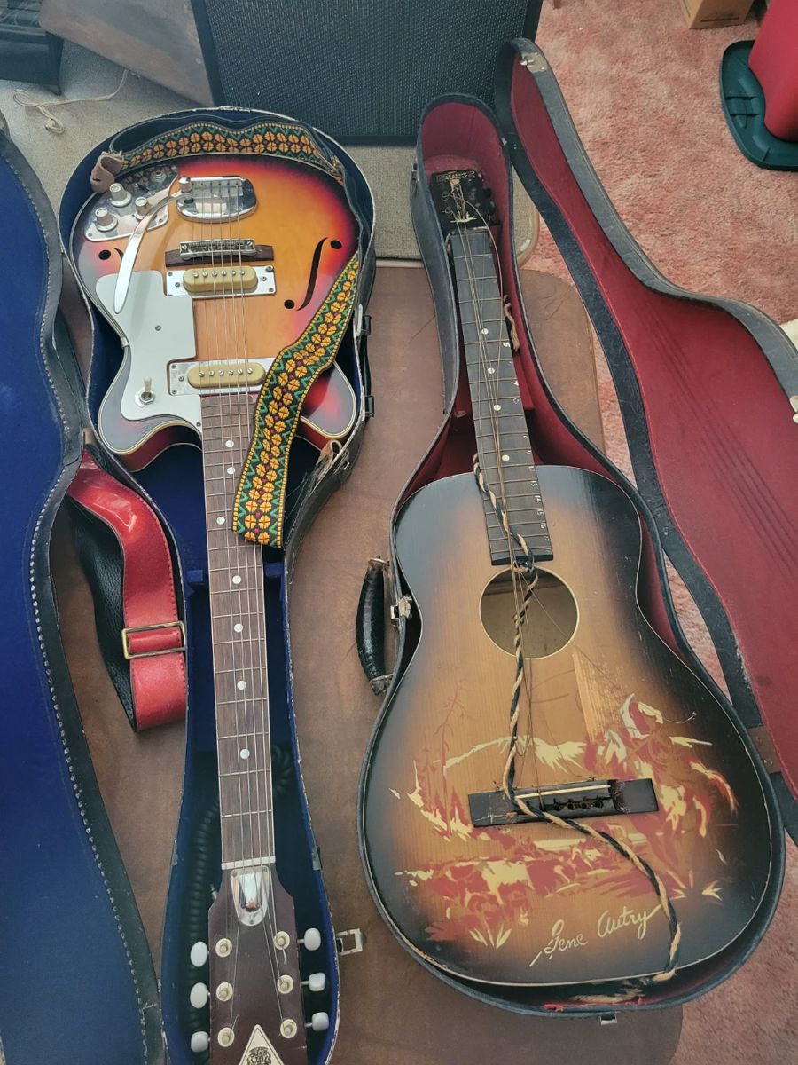 Nobel electric guitar
