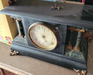 Mantle clock