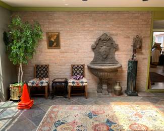 Foyer, fountain