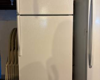 11 year old Whirlpool fridge $250
