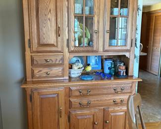 Hutch contains lots of Pfaltzgraff items