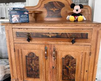 Antique cottage painted washstand