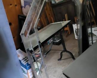 I finally figured out that this a pic of 1 of 2 mirrors...I spent several minutes trying to figure out it's a mirror.