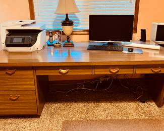 Large desk, very solid!