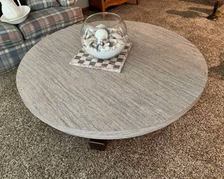 Very cool round table!