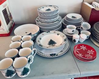 Mikasa Christmas Dinnerware!