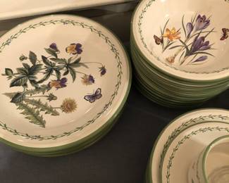 Studio Nova botanical plates
