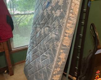 2 trundle beds one mattress 