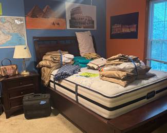 Bedroom set w mattress!