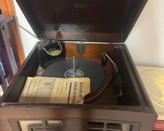 Zenith vintage turn table w original pamphlet 
